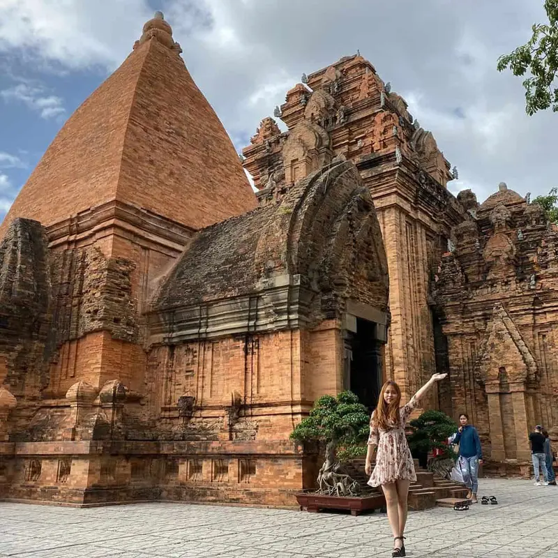 Bà Ponagar cói lối kiến trúc độc đáo