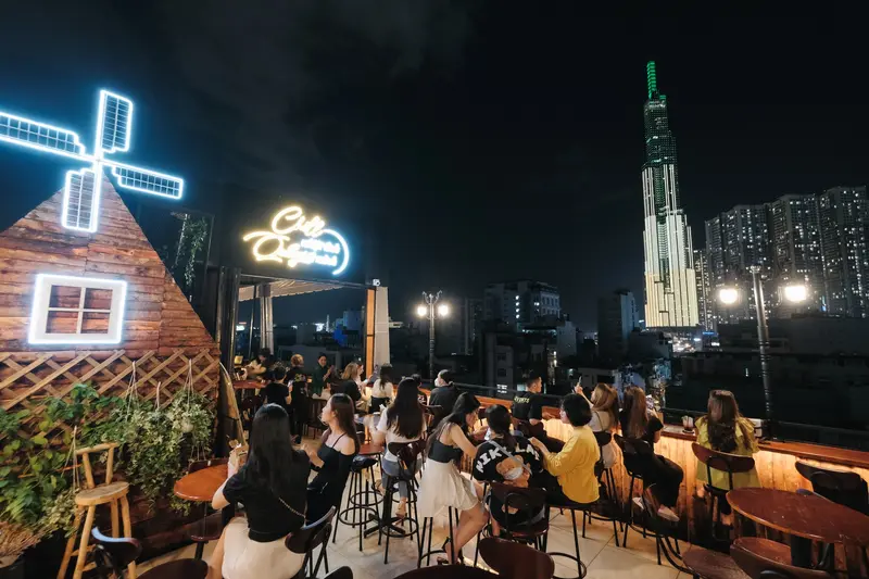 Vi Vu Rooftop - View tòa nhà Landmak 81