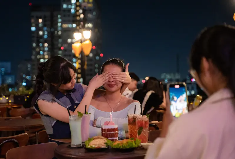 Vi Vu Rooftop - Đi Chơi 20/10