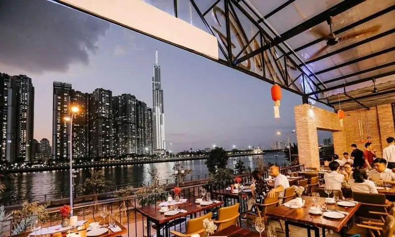 Cẩm Nang Ăn Uống Quận 2 (Thảo Điền) 2026: Từ Bistro Sang Trọng Đến Toạ Độ View Sông “Triệu Đô”