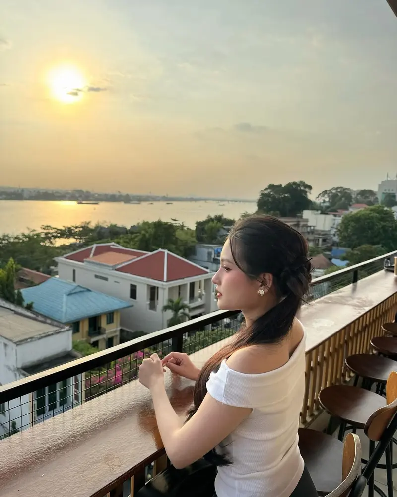 Chốn Bình Yên Coffee Biên Hòa - góc ngắm sông và hoàng hôn