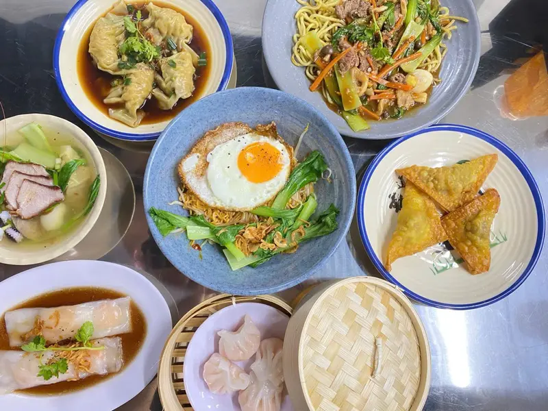 Tiệm Mì Hong Kong Ngon Khó Cưỡng: Khám Phá Thế Giới Sủi Cảo Hấp, Há Cảo Tôm và Mì Trộn Đặc Biệt