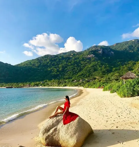 Khung cảnh bình yên, thanh bình của vịnh Ninh Vân. Ảnh: ST